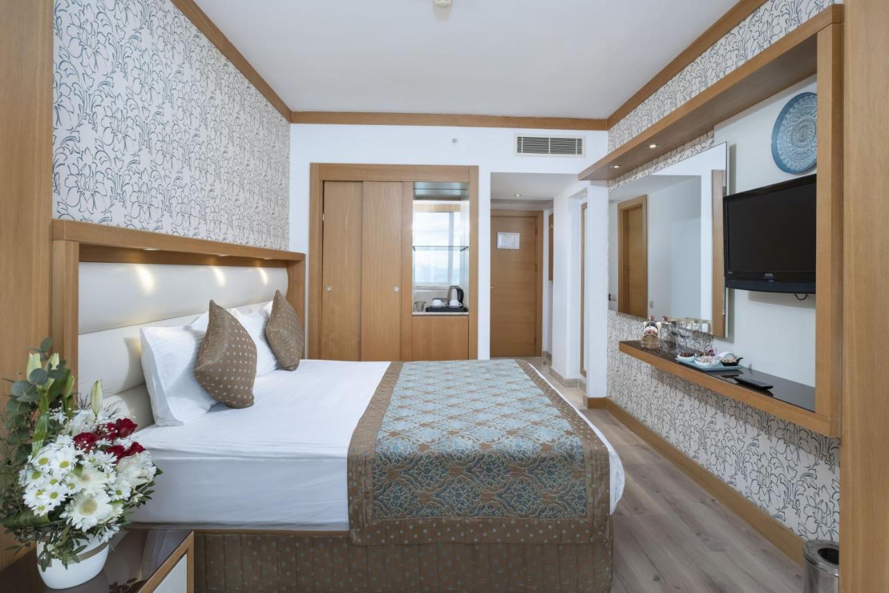 Oz Hotels Antalya Resort & Spa Adult Only 16 Exterior photo A room at the hotel