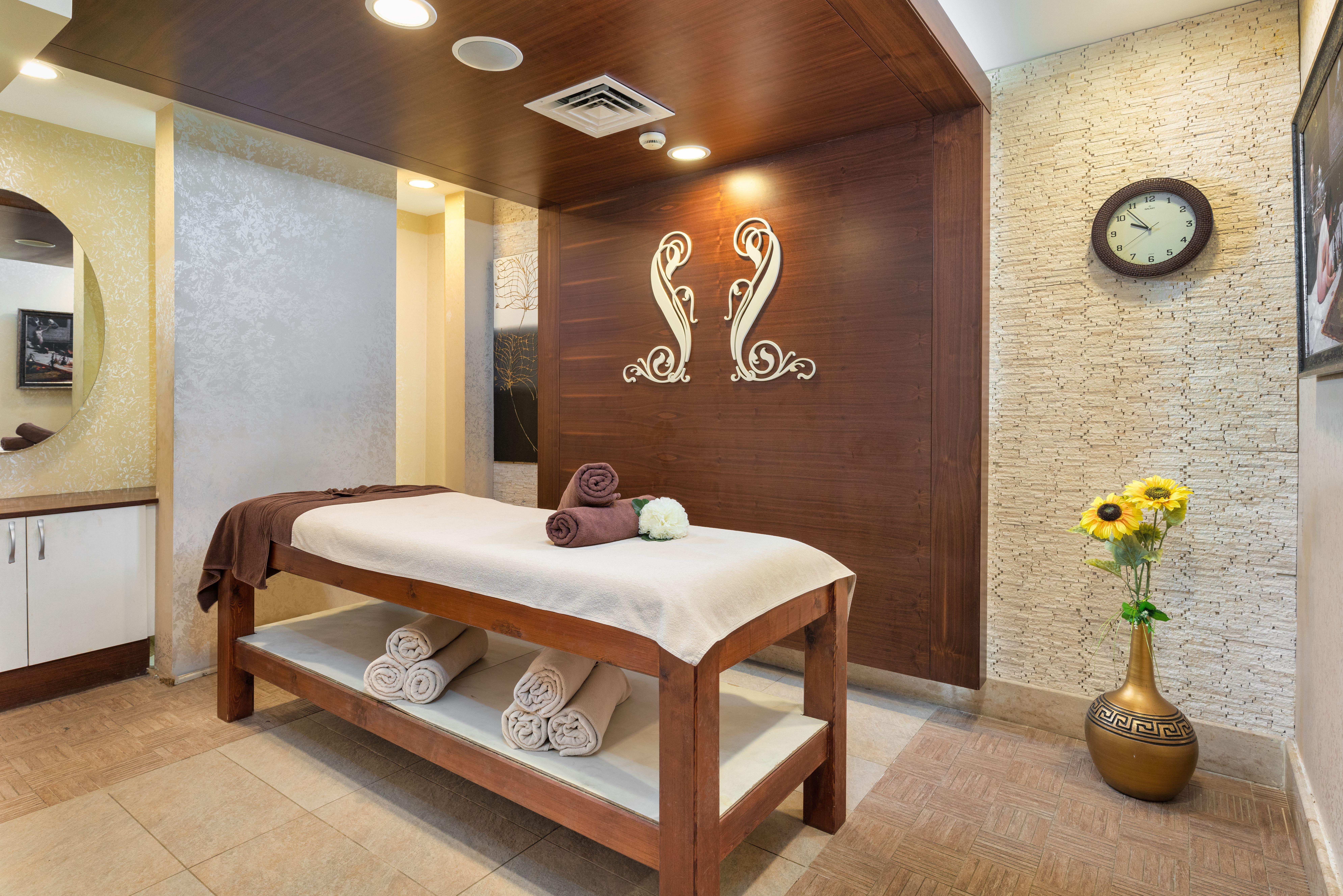 Oz Hotels Antalya Resort & Spa Adult Only 16 Exterior photo A massage table
